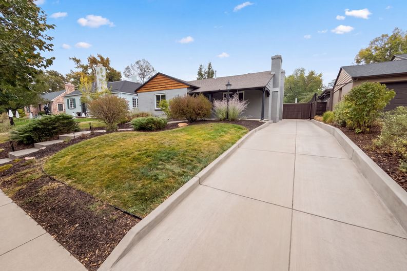 Photo 15 of 18 of 1560 Leyden St, Denver, CO