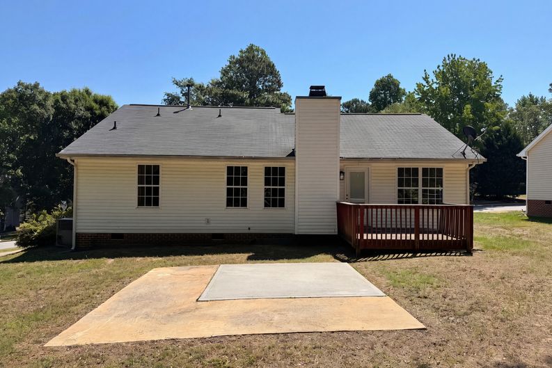 Photo 19 of 20 of 301 Hocutt Dr, Clayton, NC