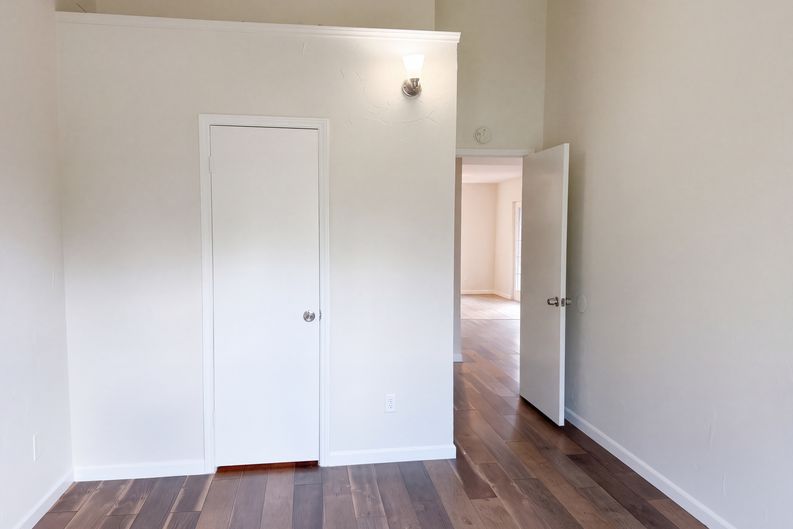 Photo 11 of 23 of 832 Brockden Dr, Mesquite, TX