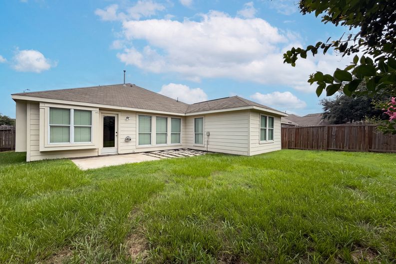 Photo 19 of 20 of 6843 Tammany Manor Ln, Spring, TX