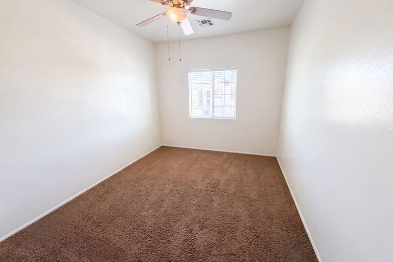 Photo 12 of 36 of 17268 W Elaine Dr, Goodyear, AZ