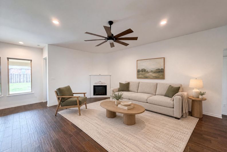 Photo 7 of 19 of 1631 Glade Meadows Dr, Joshua, TX