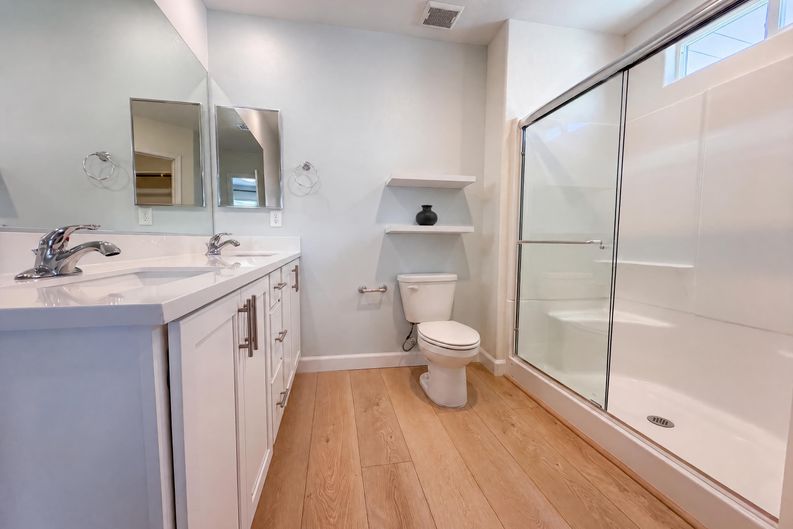 Photo 10 of 19 of 541 Bellum Dr, Henderson, NV