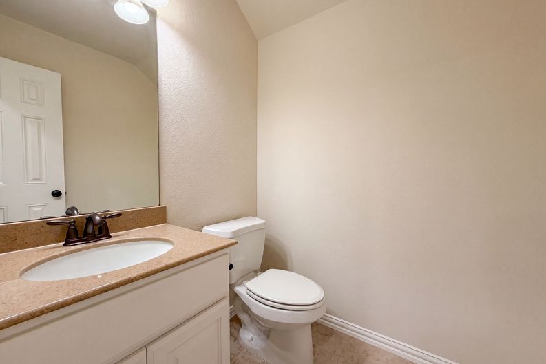 Photo 20 of 30 of 27911 Warren Park Dr, Katy, TX