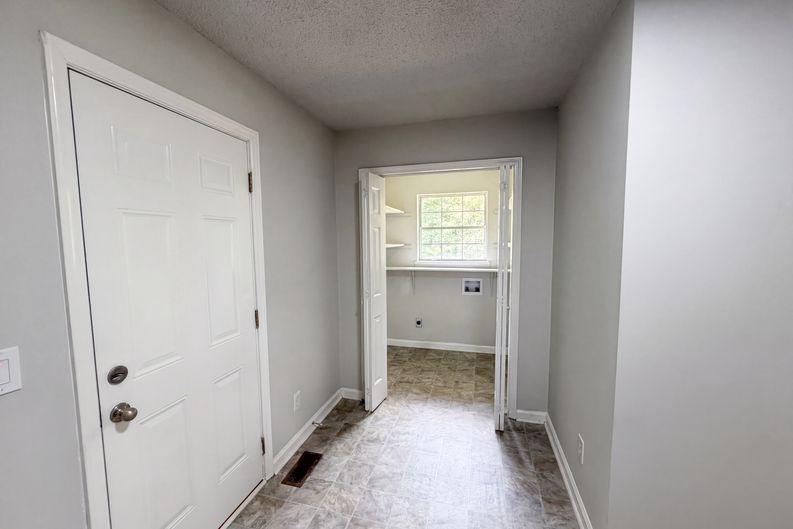 Photo 10 of 21 of 704 Morningside Dr, Mount Holly, NC