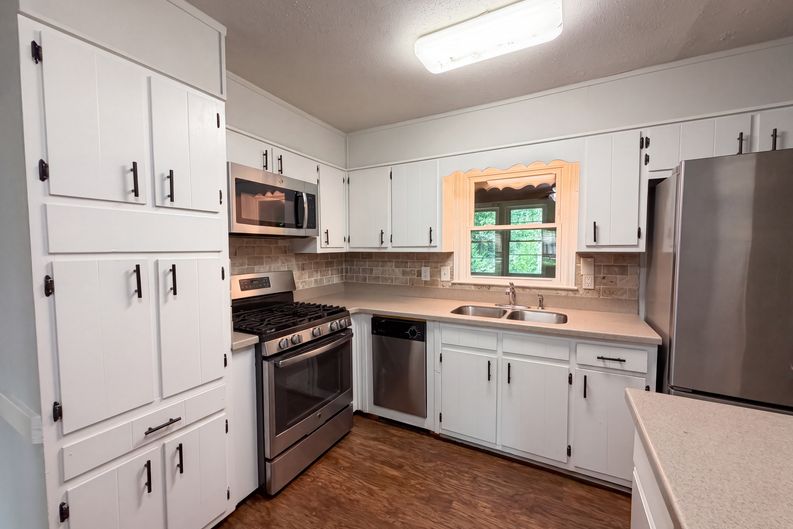 Photo 8 of 26 of 1653 E Kellogg Cir, Douglasville, GA