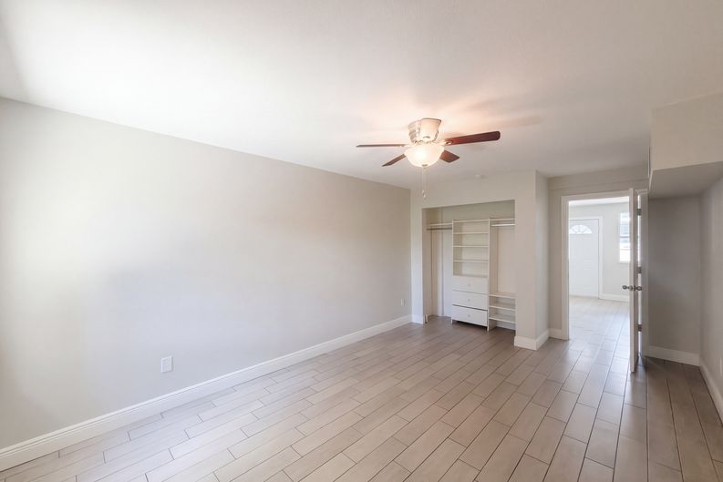 Photo 4 of 21 of 1610 Stevensons Dr, Clearwater, FL