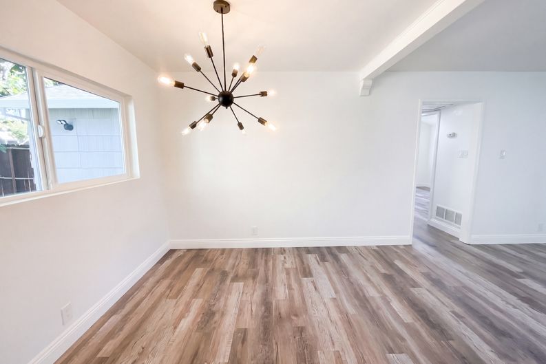 Photo 10 of 27 of 6150 Parkoaks Dr, Citrus Heights, CA