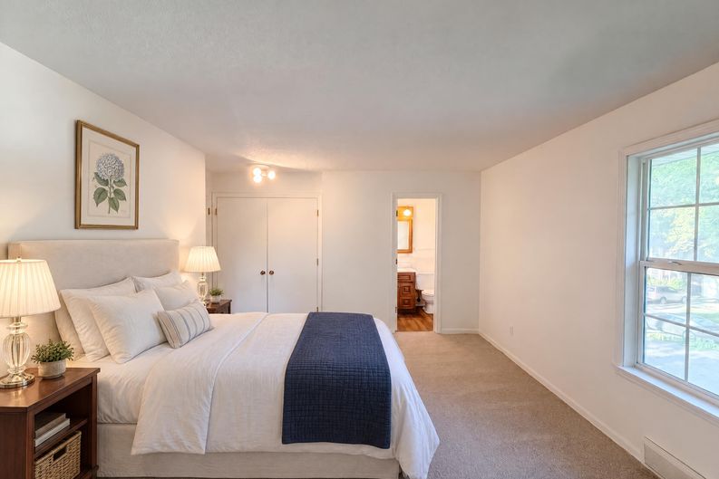 Photo 4 of 19 of 5243 N Lydia Ave, Kansas City, MO