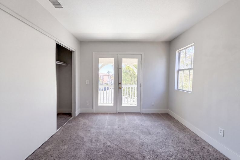 Photo 14 of 25 of 27920 Periwinkle Ln, Valencia, CA