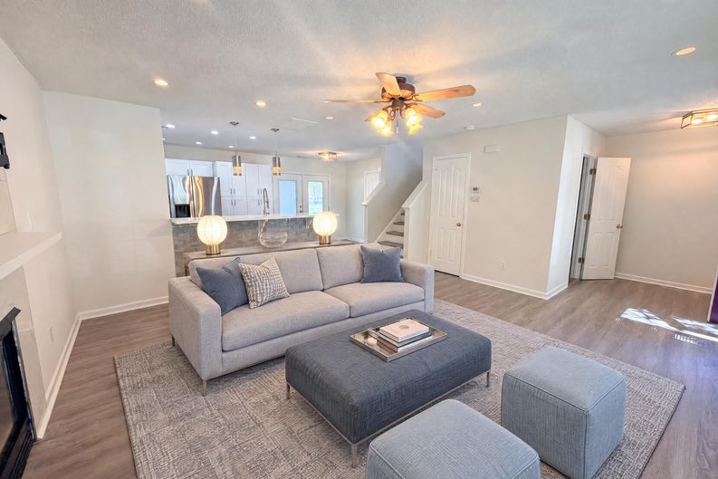 Photo 8 of 18 of 6032 Briggs Dr, Charlotte, NC