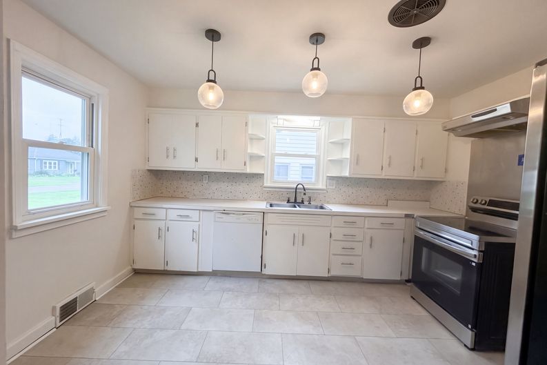 Photo 6 of 17 of 206 Bachmann Ave, Newark, OH
