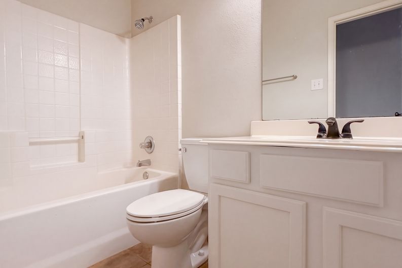 Photo 11 of 14 of 14609 Little Anne Dr, Little Elm, TX