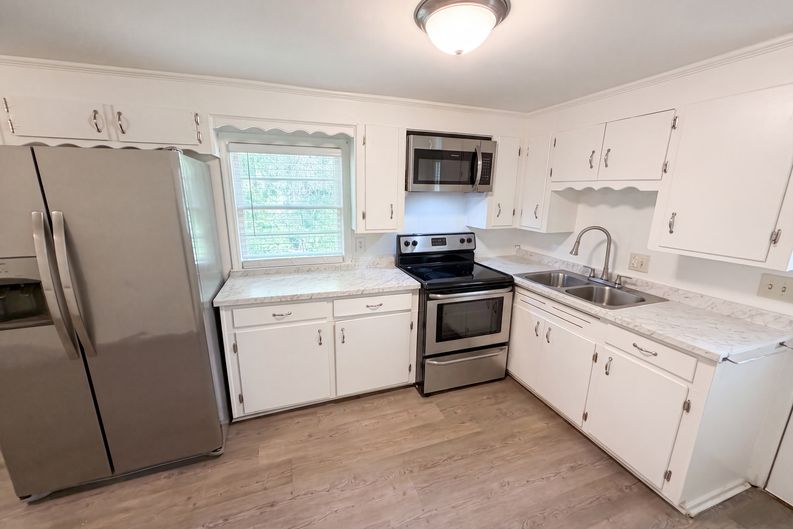 Photo 18 of 23 of 1502 Pine St, West Columbia, SC