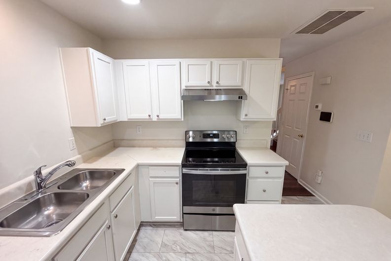 Photo 7 of 20 of 4165 Birch Leaf Ct, Charlotte, NC