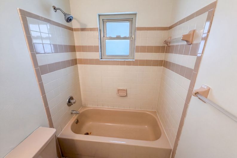 Photo 18 of 25 of 1008 Lynbrook St NW, Palm Bay, FL