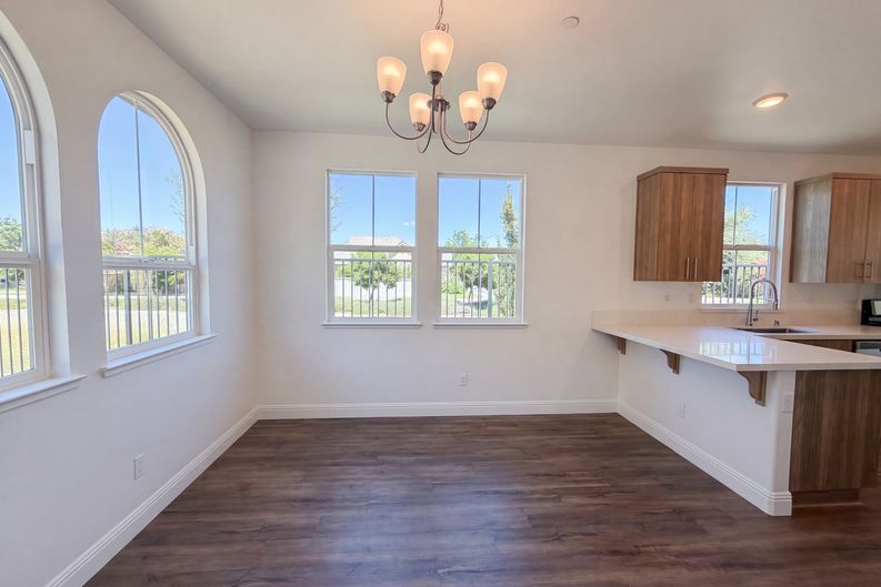Photo 6 of 30 of 10801 Portico Cir, Rancho Cordova, CA