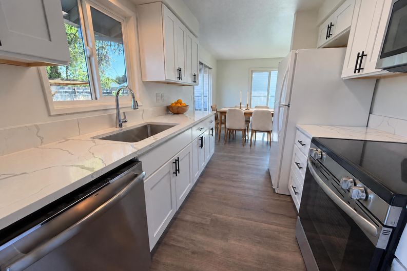 Photo 9 of 23 of 1573 NE Barberry Dr, Hillsboro, OR