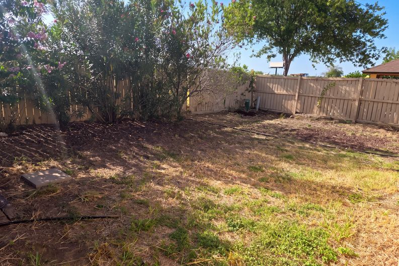 Photo 17 of 18 of 4517 Vanessita Ct, Laredo, TX