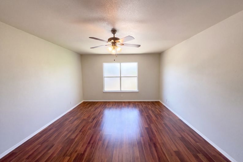 Photo 12 of 23 of 9646 Ivy Plain Dr, San Antonio, TX