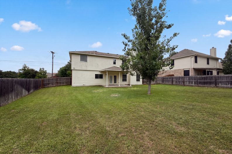 Photo 5 of 19 of 313 Crowfoot Dr, Harker Heights, TX