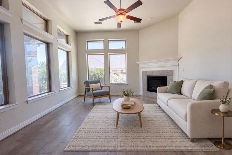 Photo 3 of 21 of 1901 Crested Ridge Rd, Aledo, TX