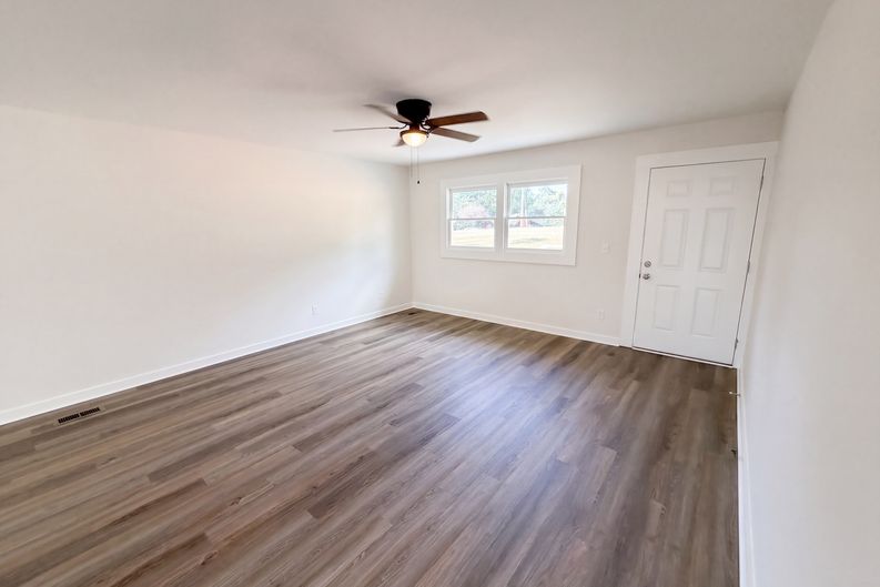 Photo 9 of 41 of 204 Jim Grizzle Rd, Royston, GA