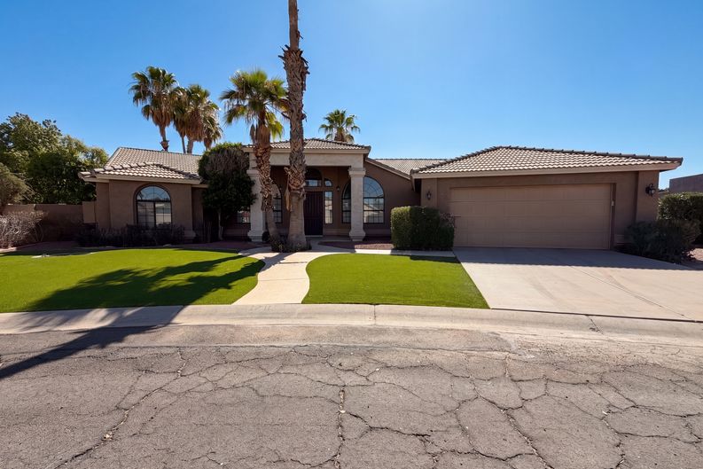 Photo 19 of 25 of 1207 E Clearview Dr, Casa Grande, AZ