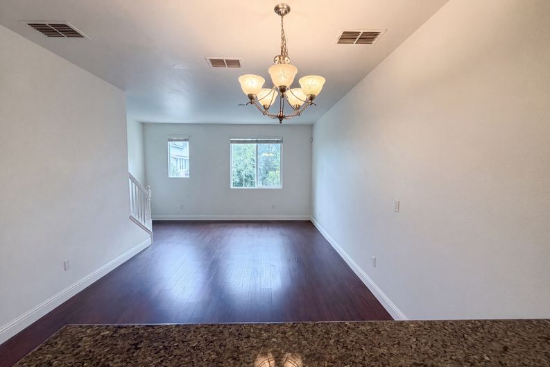 Photo 5 of 31 of 3127 Madsen St, Hayward, CA