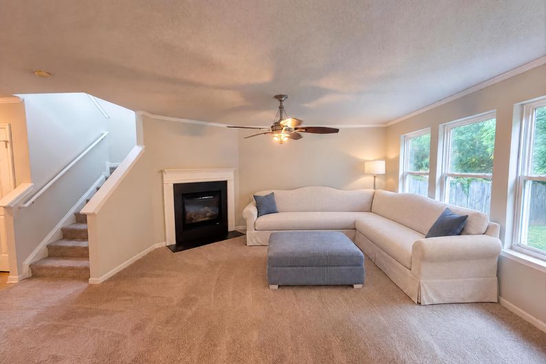 Photo 3 of 18 of 2502 Harwood Hills Ln, Charlotte, NC