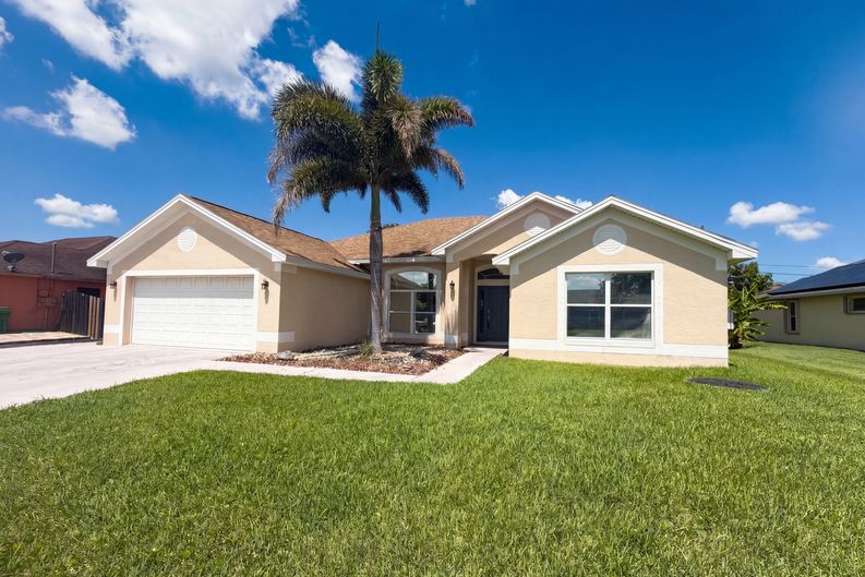 Photo 19 of 23 of 3642 SW Sterricker St, Port Saint Lucie, FL
