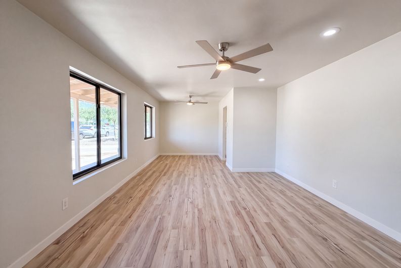 Photo 10 of 24 of 4801 N 14th Ave, Phoenix, AZ