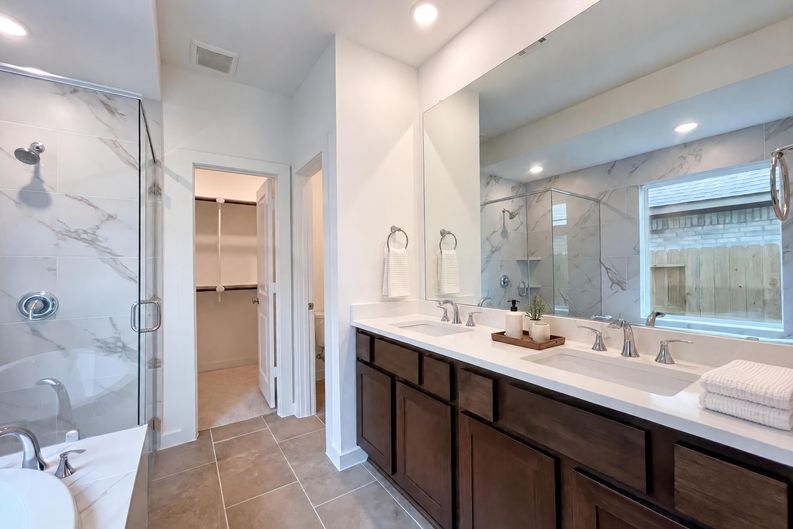 Photo 6 of 19 of 118 Neches Nook Ct, Conroe, TX
