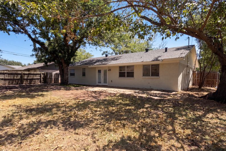 Photo 22 of 24 of 6601 Oaklawn Dr, Watauga, TX