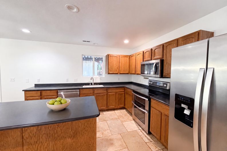 Photo 7 of 26 of 866 S 1580 W, Lehi, UT