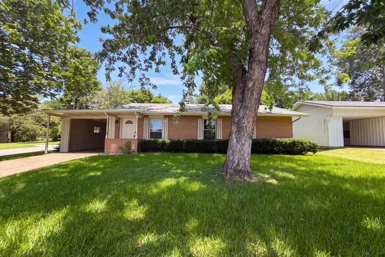 Photo 19 of 21 of 2549 Steven Dr, Denison, TX