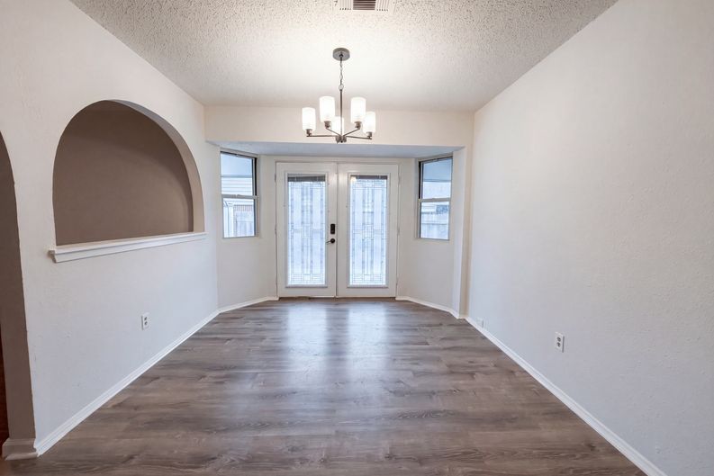 Photo 11 of 18 of 203 W Hogan Dr, Copperas Cove, TX