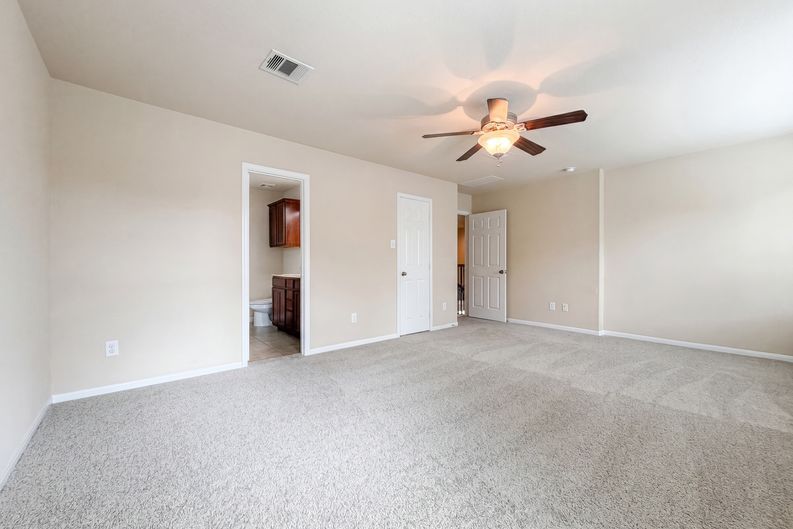 Photo 4 of 21 of 9965 Boulder Bend Ln, Brookshire, TX