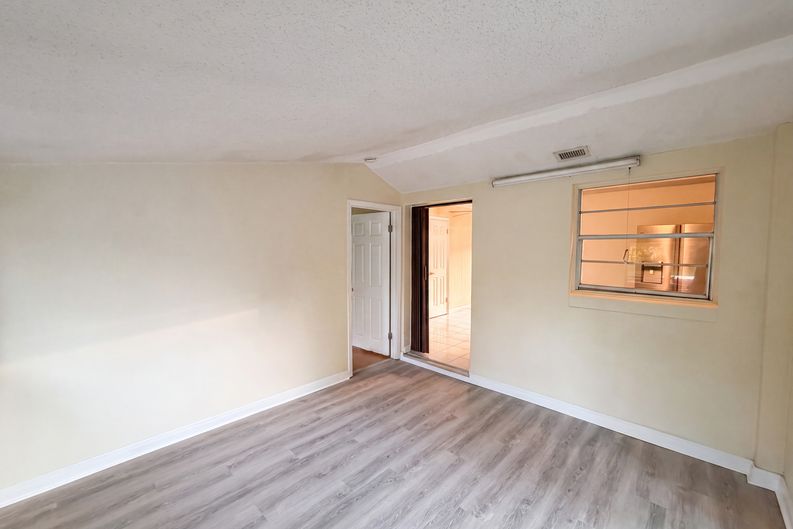 Photo 8 of 26 of 722 Virginia Ln, Apopka, FL