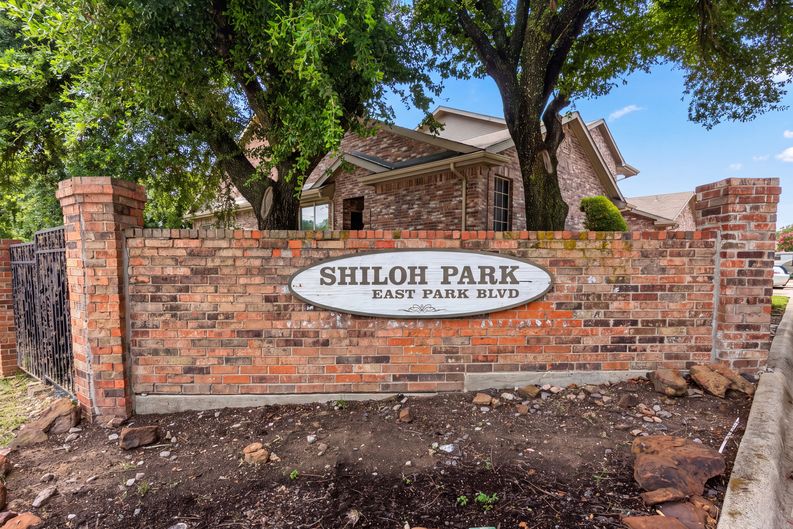 Photo 17 of 19 of 3500 E Park Blvd, Plano, TX