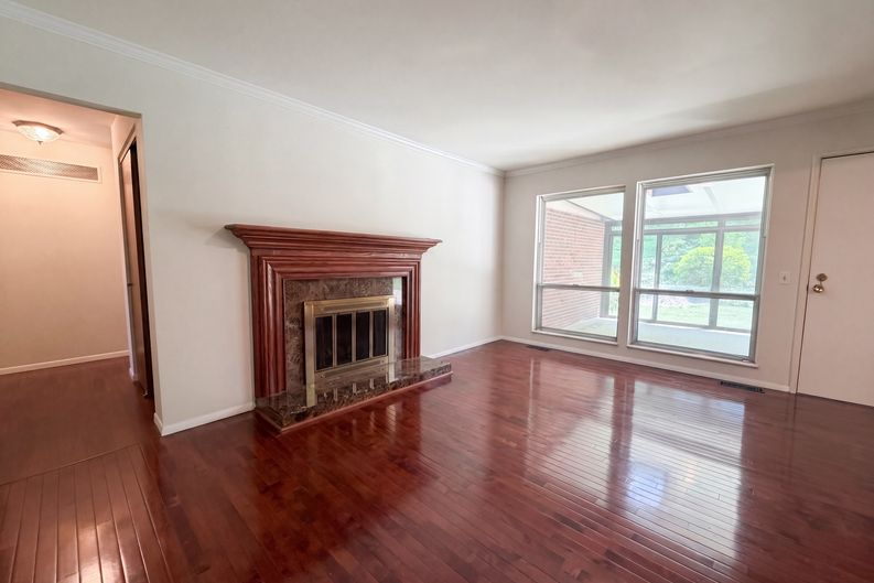 Photo 9 of 22 of 1440 Tina Dr, Florissant, MO