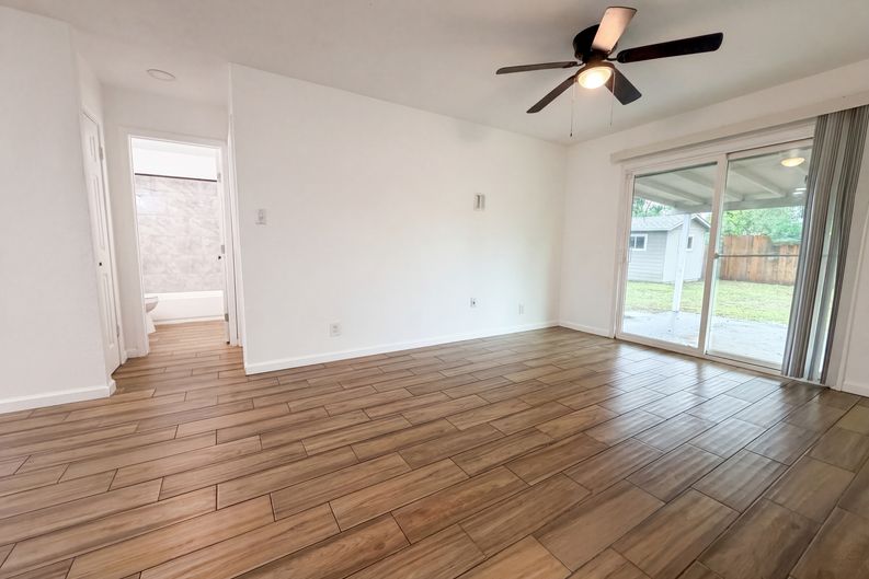 Photo 6 of 16 of 3702 Autumn Ln, San Antonio, TX