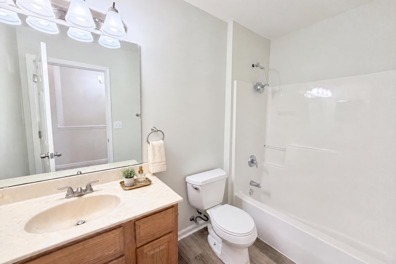 Photo 6 of 32 of 1031 Cutter St, Cincinnati, OH