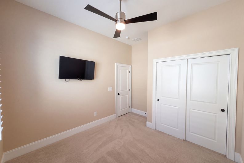 Photo 11 of 34 of 14629 Glen Valley Ct, Charlotte, NC