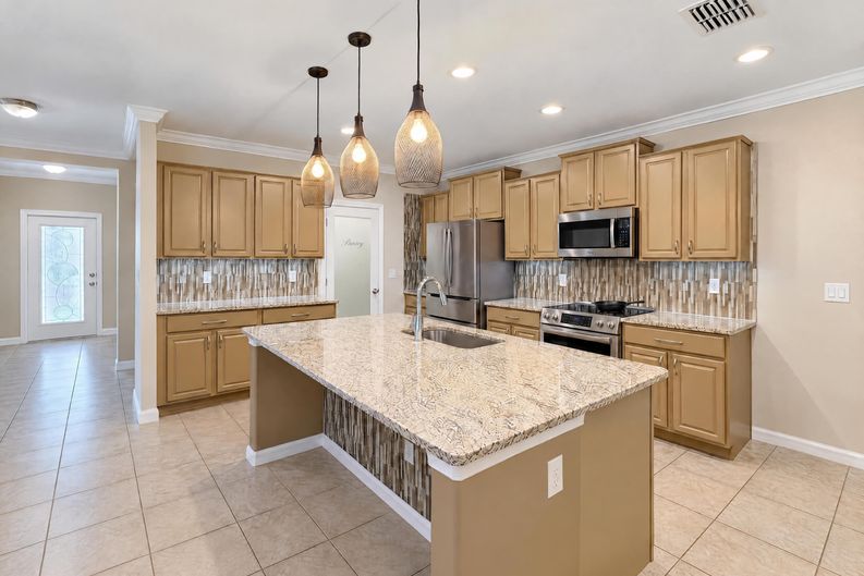 Photo 6 of 43 of 6103 Horse Mill Pl, Palmetto, FL
