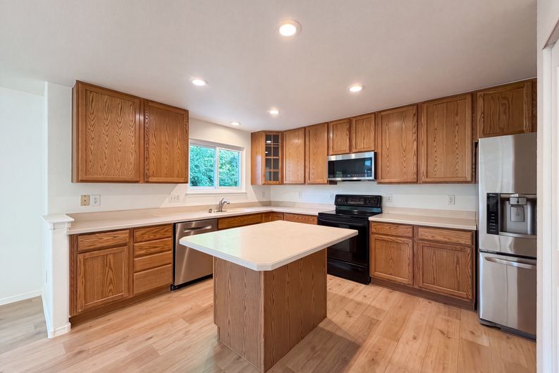 Photo 15 of 48 of 10562 Falcon St, Longmont, CO