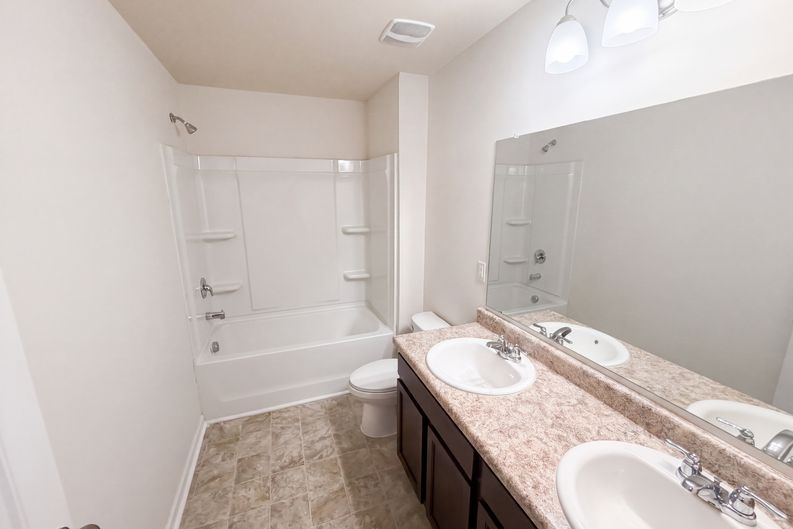 Photo 13 of 22 of 611 Dodson Lake Ct, Fairburn, GA