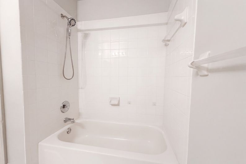 Photo 13 of 24 of 1480 SW 47th Ave, Deerfield Beach, FL