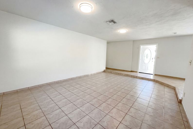 Photo 3 of 21 of 10001 SW 99th Ave, Miami, FL