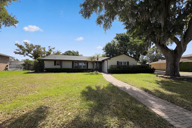 Photo 6 of 38 of 51 Oakleigh Ln, Maitland, FL
